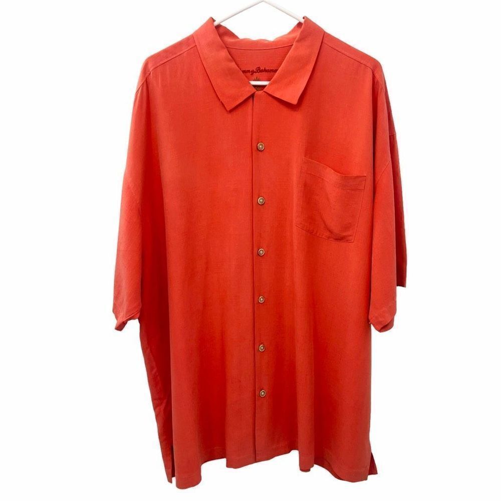 ￼ Tommy ￼ Bahama 100% silk  buttton up ￼shirt